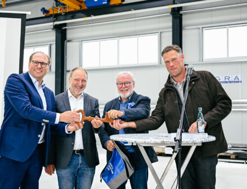 Erfolgreiche Zusammenarbeit: Egra übergibt neue Halle an Freqcon
